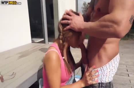 Бедную Ally Jones затыкали пенисами со всех сторон