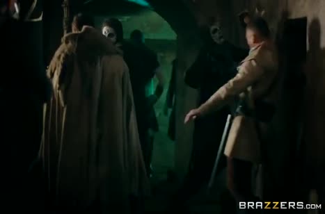 Спасли красотку от монстров и заодно чпокнули