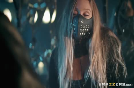 Сисястая сучка Ivy Lebelle получает кайф от большого члена