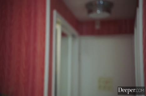 Аппетитная Valentina Nappi  дрючится с негром в попку
