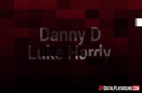 Грудастая коллега Nicolette Shea устроила разврат в офисе