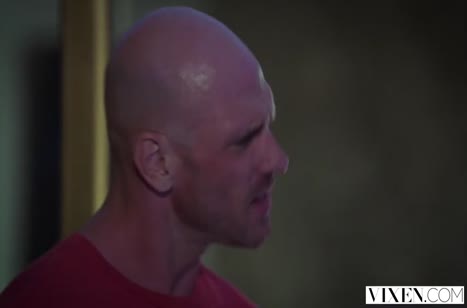 Стройные бабенки испытали офигенный большой кукан