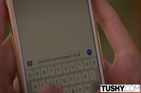 Спортивная Keisha Grey получает толстый елдак в попу