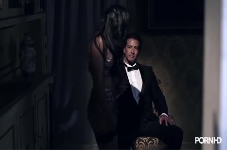 Пошлая жена порадовала мужа сексуальным бельем