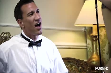 Телочка в латексных чулках устроила мужу порно сюрприз