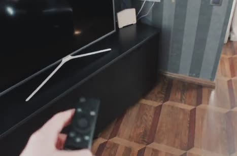 Рыженькая русская деваха согласилась поснимать порнуху