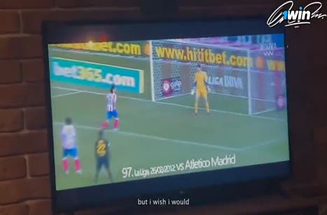 Русская деваха с татуировками снимает вечернее соитие