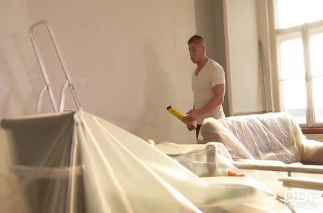 Хозяйка решила расплатиться за ремонт вагиной