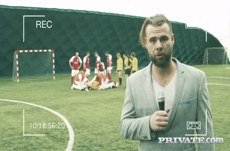 Футболистка Blanche Bradburry решила перепихнуться с массажистом