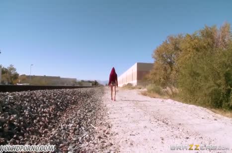 Дал блонди покататься за рулем и на своем большом пенисе