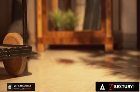 Lana Roy красиво насосала другу член и подставила писечку