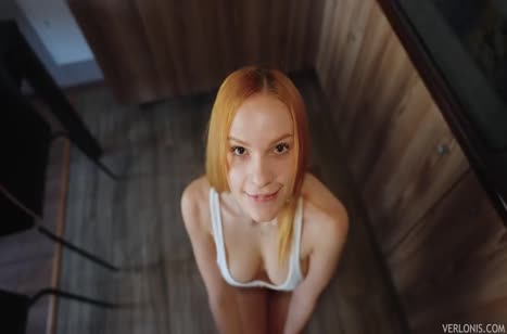 Рыжая сводная сестра хочет анала на кухне