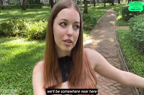 Паренек решил помочь девушке отвлечься после разрыва