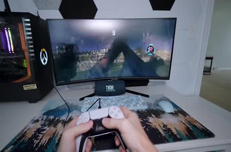 Девушка подменила собой мастурбатор сводного брата