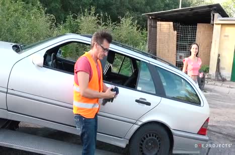 Франсис Бель подкупила работника эвакуатора натурой