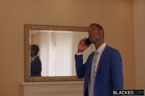 Гламурная Milena Ray шпилится с негром на берегу моря