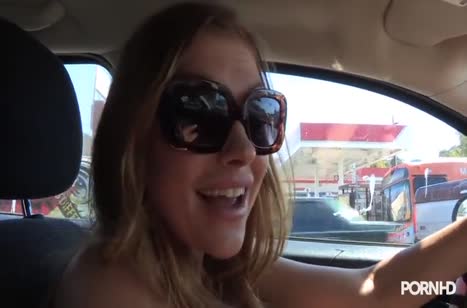 Парочка снимает свои домашние анальные извращения