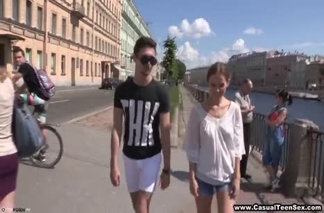 Под видом кастинга паренек затянул русскую девушку на трах