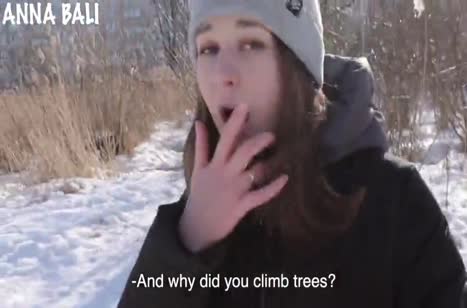 Русская молодая пара согревается сексом после прогулки