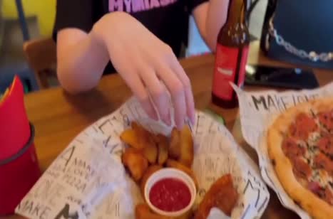 После бутылки пива деваха не против поснимать порево