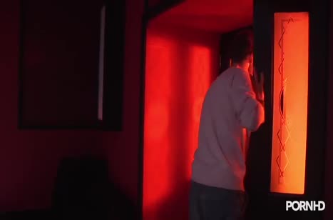 Стриптизерша Romana Ryder устроила жесткую оргию после танца