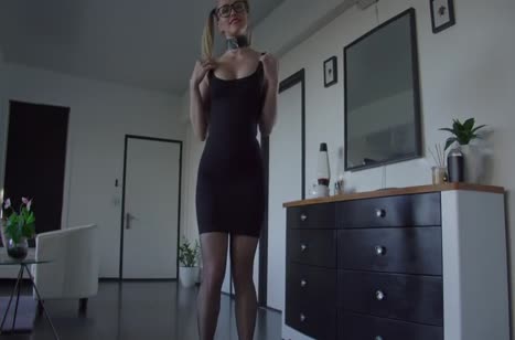 Scarlet Chase демонстрирует фетиш наряд и давится членом самца