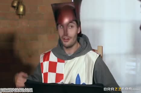 Сисястая дамочка в латексе соблазнила ботаника