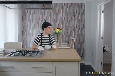 Бруклин Блу изменила тупому мужу с прытким любовником