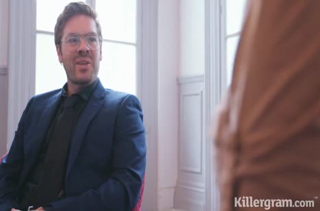 Две азартные бабенки хотят страстной анальной групповухи